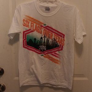 !!!NWOT!!! !!!2016 SIX FLAGS OVER TEXAS T-SHIRT!!!